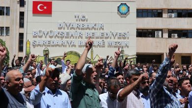 HDP’li Diyarbakır Büyükşehir Belediyesi’nin kararları protesto edildi