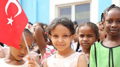 TMV Etiyopya’da FETÖ okullarını devraldı